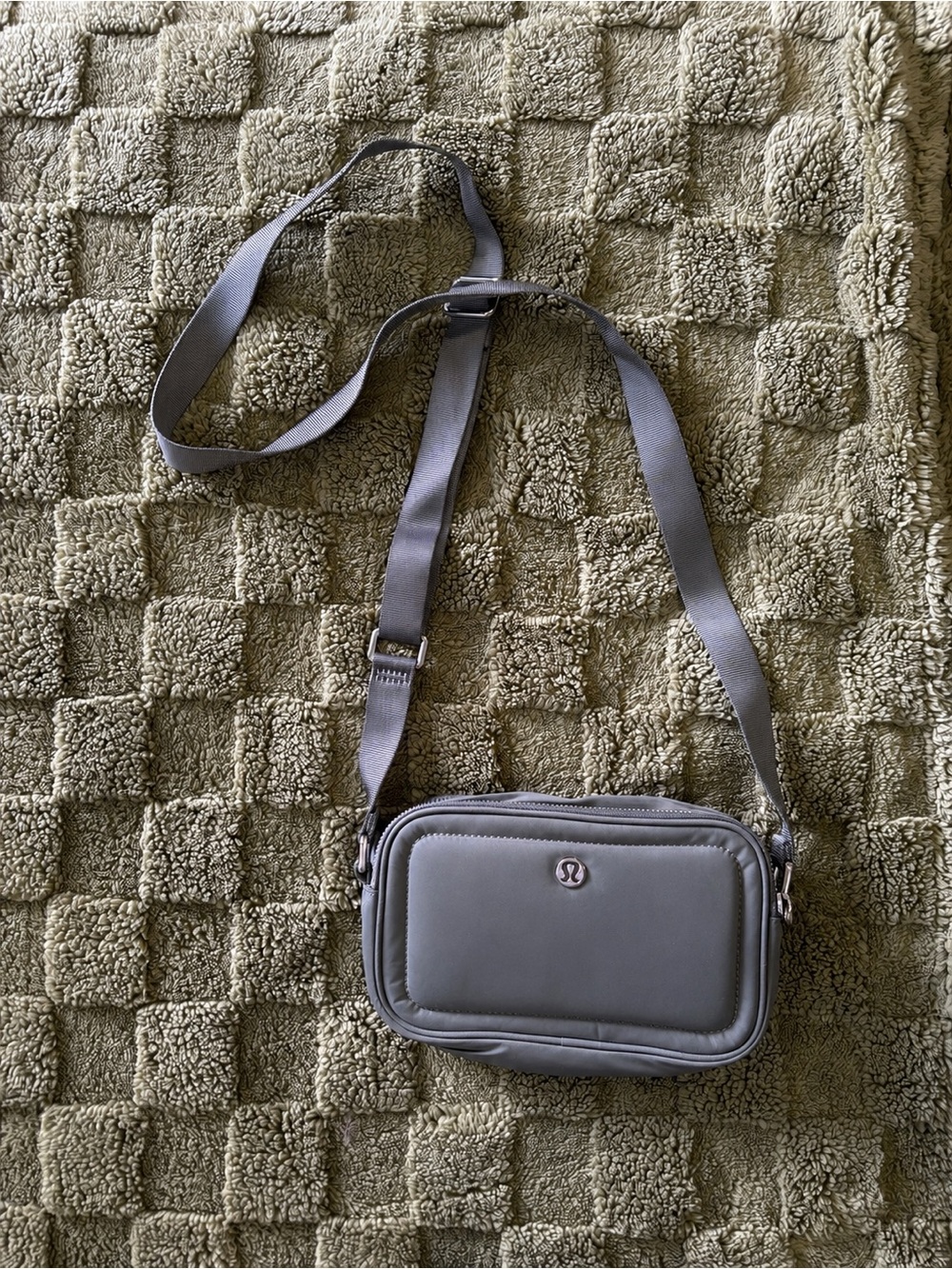 Lululemon Everywhere Crossbody Bag Sage Gray Green